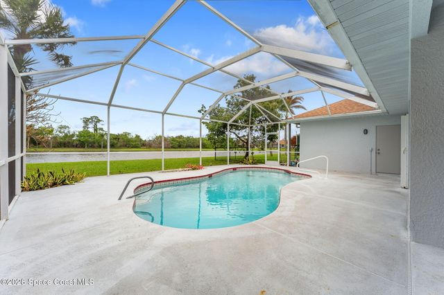 222 Cove Loop Drive, Merritt Island, FL 32953