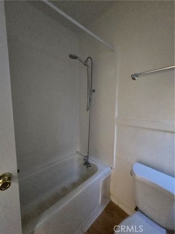 551 W 10th 9, Long Beach, CA 90813