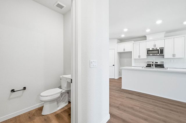 3818 E Commerce Way, Sacramento, CA 95834