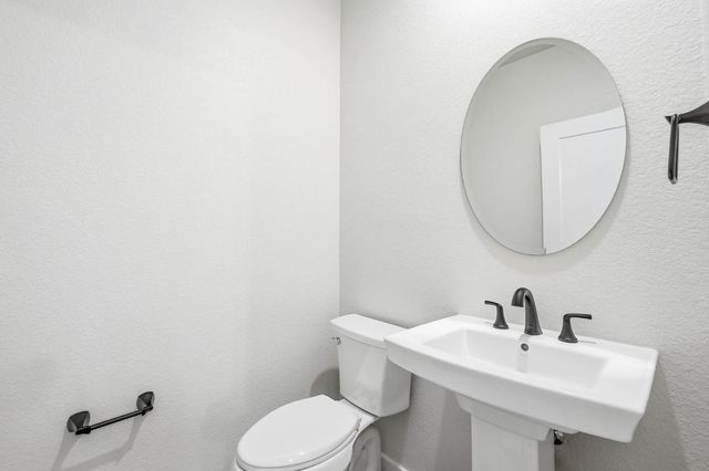 3818 E Commerce Way, Sacramento, CA 95834