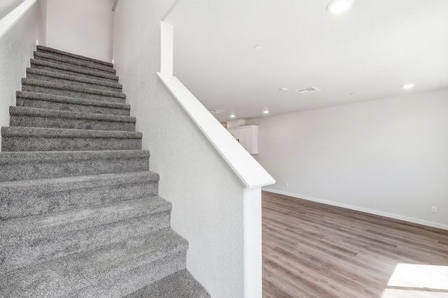 3818 E Commerce Way, Sacramento, CA 95834