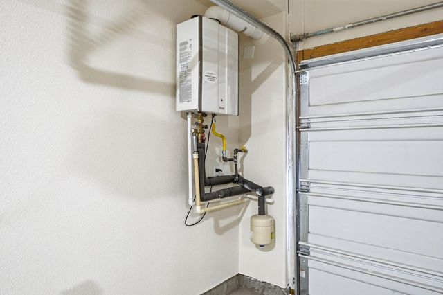 3818 E Commerce Way, Sacramento, CA 95834