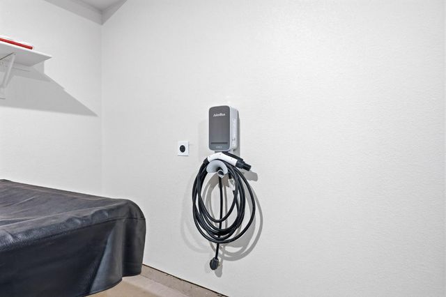 3818 E Commerce Way, Sacramento, CA 95834