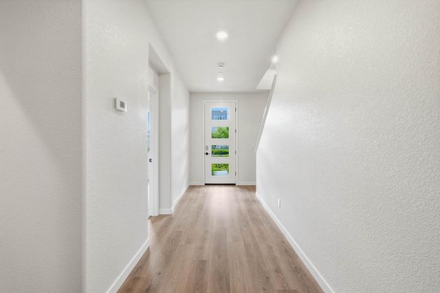 3818 E Commerce Way, Sacramento, CA 95834