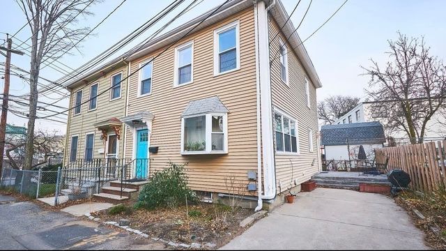 4 Olive Square 4, Somerville, MA 02143