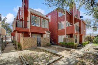 9821 Walnut Street #204, Dallas, TX 75243