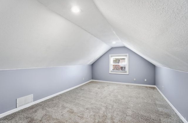 1015 Woodbriar Lane, Cincinnati, OH 45238