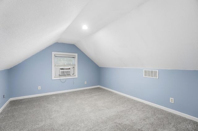 1015 Woodbriar Lane, Cincinnati, OH 45238