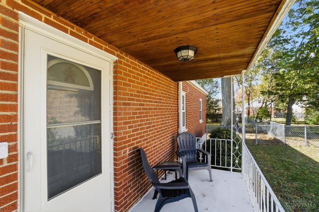 1015 Woodbriar Lane, Cincinnati, OH 45238