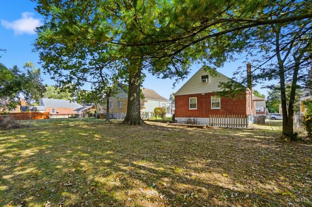 1015 Woodbriar Lane, Cincinnati, OH 45238