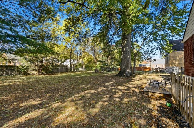 1015 Woodbriar Lane, Cincinnati, OH 45238