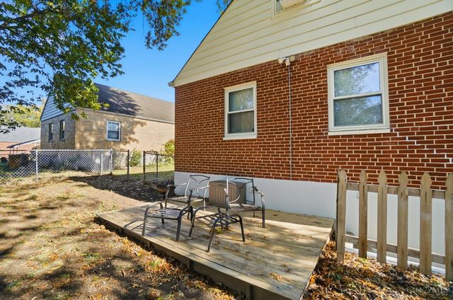 1015 Woodbriar Lane, Cincinnati, OH 45238