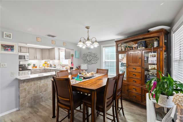 710 N Ann St, Rockport, TX 78382