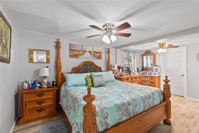 710 N Ann St, Rockport, TX 78382