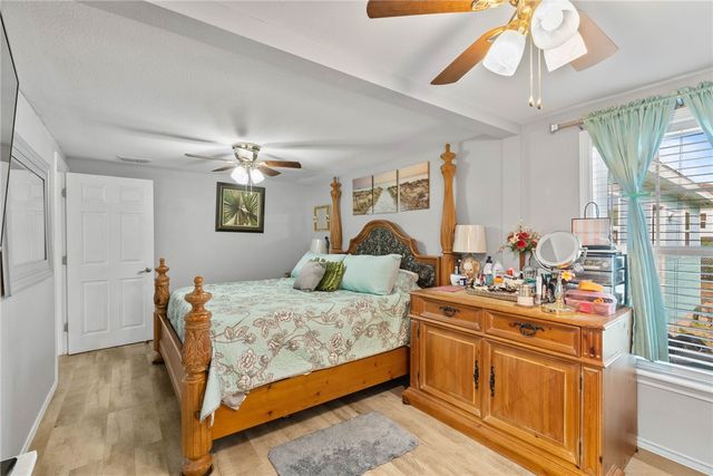 710 N Ann St, Rockport, TX 78382