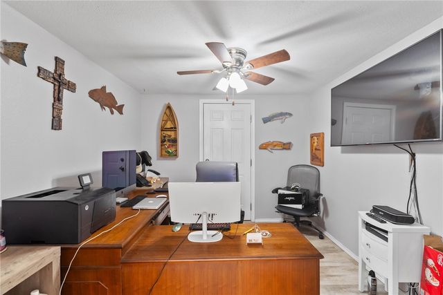 710 N Ann St, Rockport, TX 78382