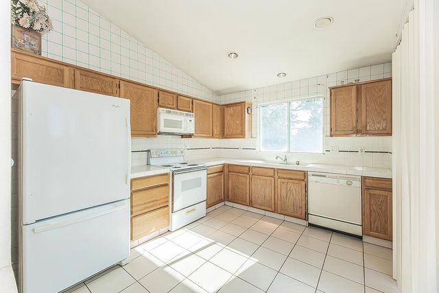 1322 Carson Avenue, Clovis, CA 93611