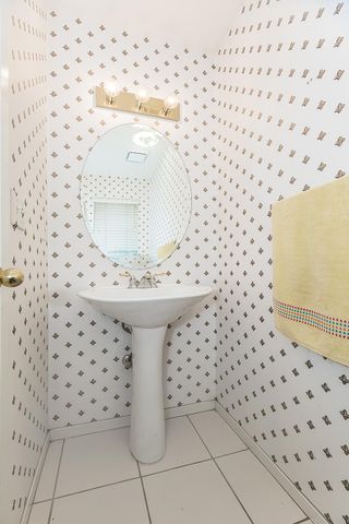 1322 Carson Avenue, Clovis, CA 93611