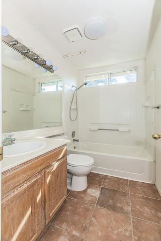 1322 Carson Avenue, Clovis, CA 93611