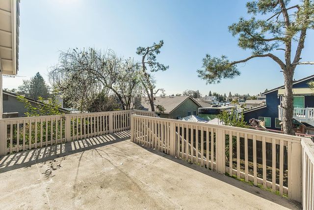 1322 Carson Avenue, Clovis, CA 93611