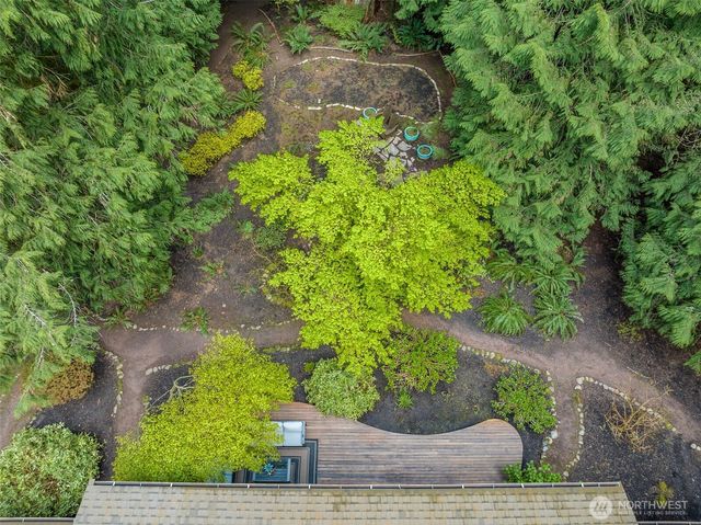 25300 SE Mirrormont Way, Issaquah, WA 98027