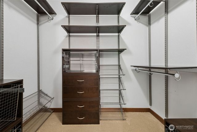 25300 SE Mirrormont Way, Issaquah, WA 98027