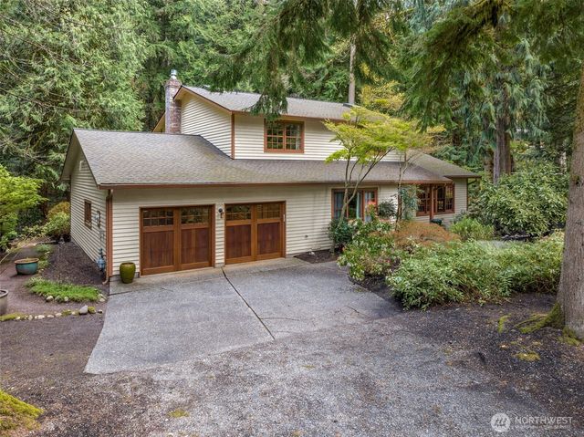 25300 SE Mirrormont Way, Issaquah, WA 98027