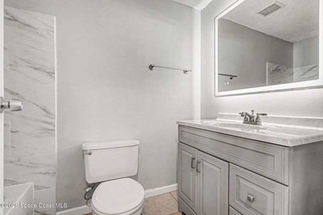 648 Munich Street NW, Palm Bay, FL 32907