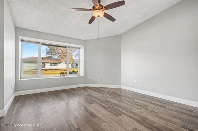 648 Munich Street NW, Palm Bay, FL 32907