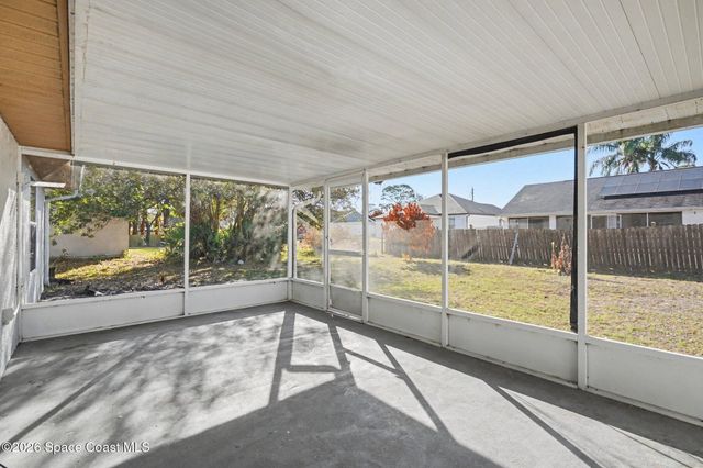 648 Munich Street NW, Palm Bay, FL 32907