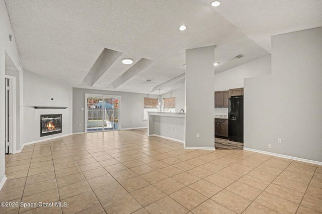 648 Munich Street NW, Palm Bay, FL 32907