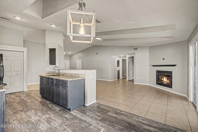 648 Munich Street NW, Palm Bay, FL 32907