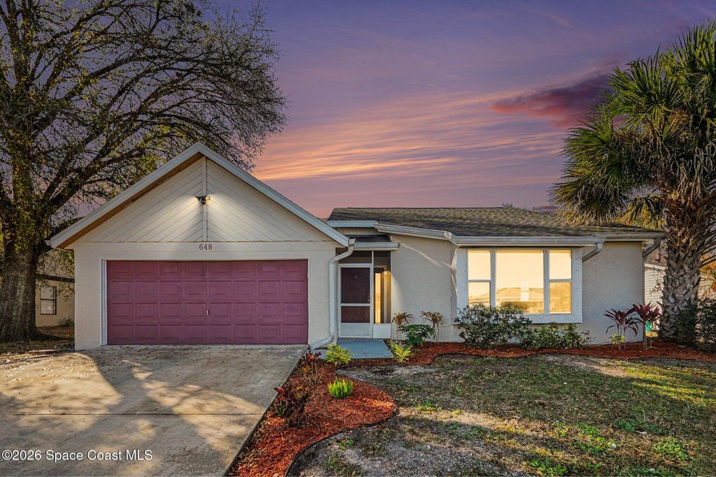 648 Munich Street NW, Palm Bay, FL 32907