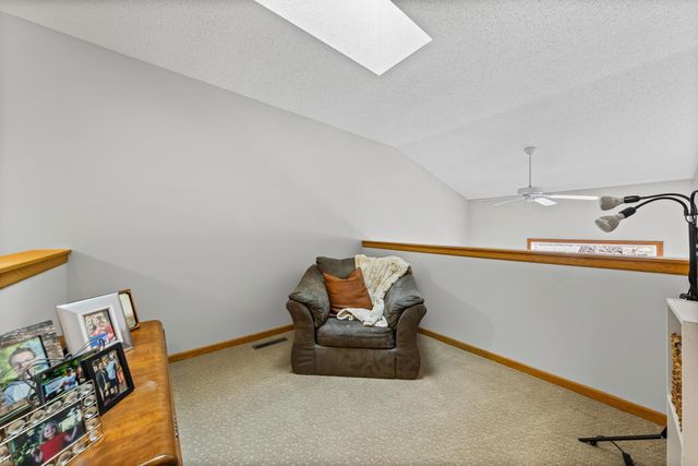 472 Hickory Lane N, Oakdale, MN 55128