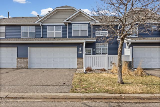 472 Hickory Lane N, Oakdale, MN 55128