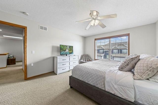 472 Hickory Lane N, Oakdale, MN 55128