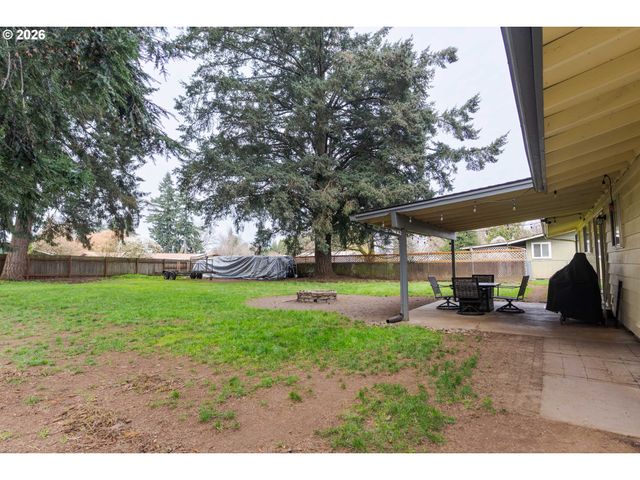 1095 N MANZANITA St, Canby, OR 97013