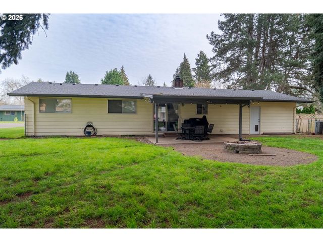 1095 N MANZANITA St, Canby, OR 97013