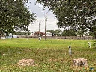 46 County Road 400, Yoakum, TX 77995