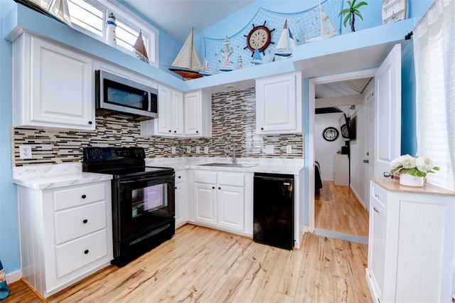 664 Jensen Drive, Cleveland, TX 77327