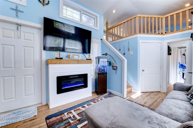 664 Jensen Drive, Cleveland, TX 77327