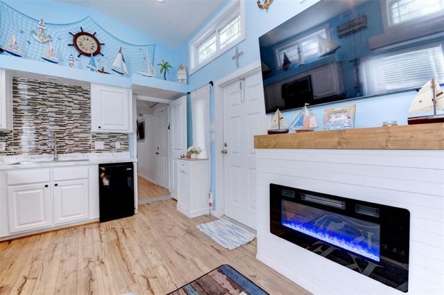 664 Jensen Drive, Cleveland, TX 77327