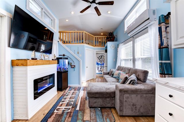 664 Jensen Drive, Cleveland, TX 77327