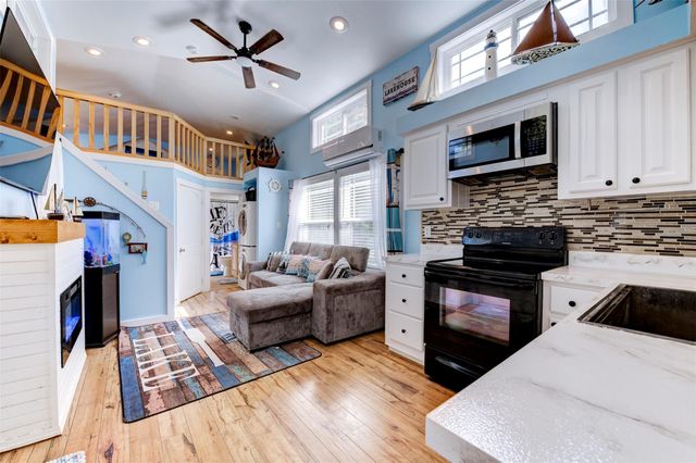 664 Jensen Drive, Cleveland, TX 77327