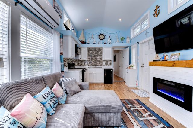 664 Jensen Drive, Cleveland, TX 77327