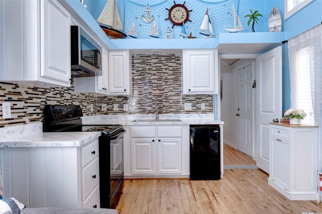 664 Jensen Drive, Cleveland, TX 77327