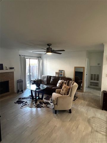 1202 Thorpe LN 401, San Marcos, TX 78666