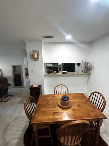 1202 Thorpe LN 401, San Marcos, TX 78666