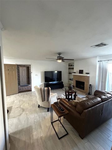 1202 Thorpe LN 401, San Marcos, TX 78666