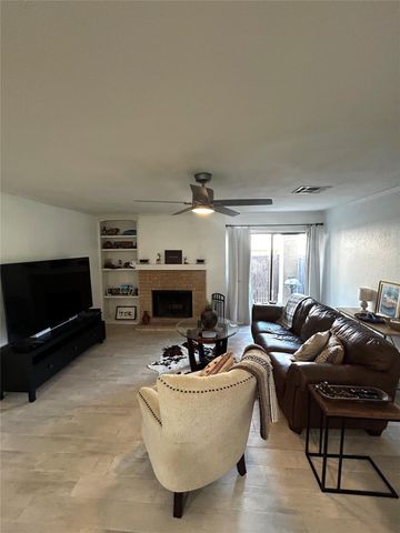 1202 Thorpe LN 401, San Marcos, TX 78666